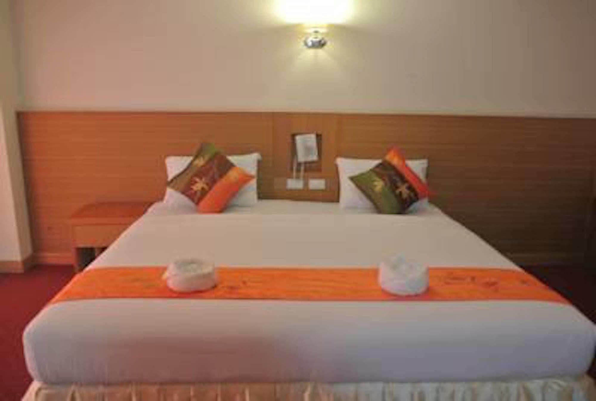 Chaikana Thani Hotel Phatthalung Buitenkant foto